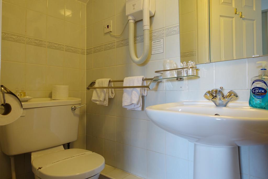 Ashgrove House Hotel เอดินบะระ ภายนอก รูปภาพ